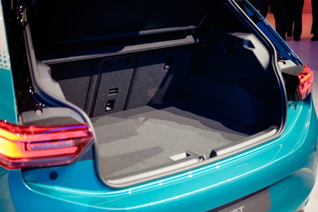 Un coffre réduit à cause du moteur à l'arrière