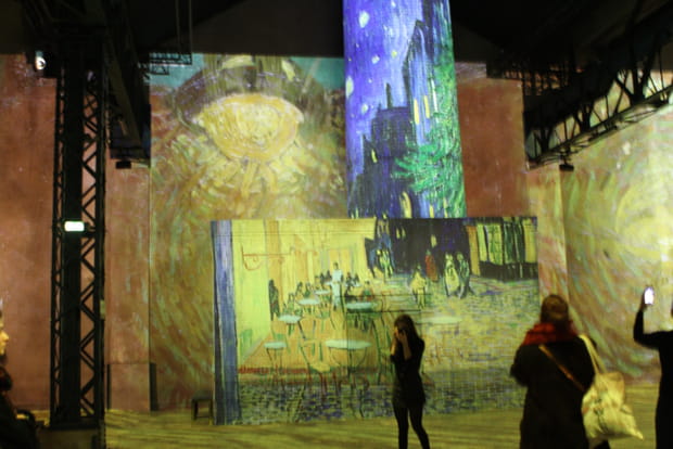 "Terrasse du café le soir"