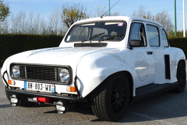 4L 3000 : objet roulant non identifié