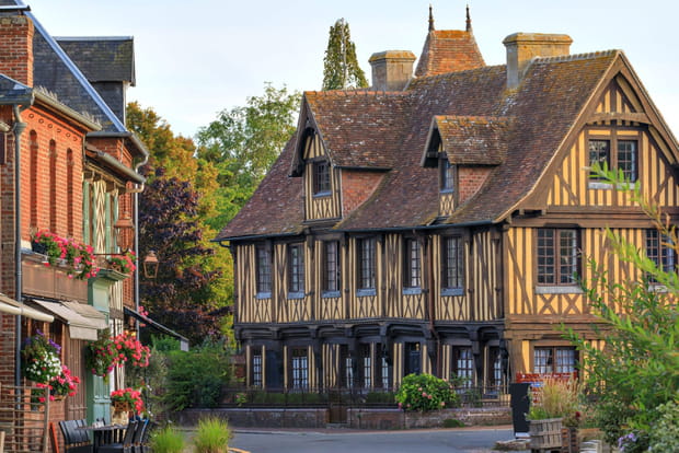 Beuvron-en-Auge et ses maisons uniques en France