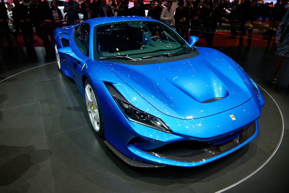 La Ferrari F8&nbsp;Tributo en bleu