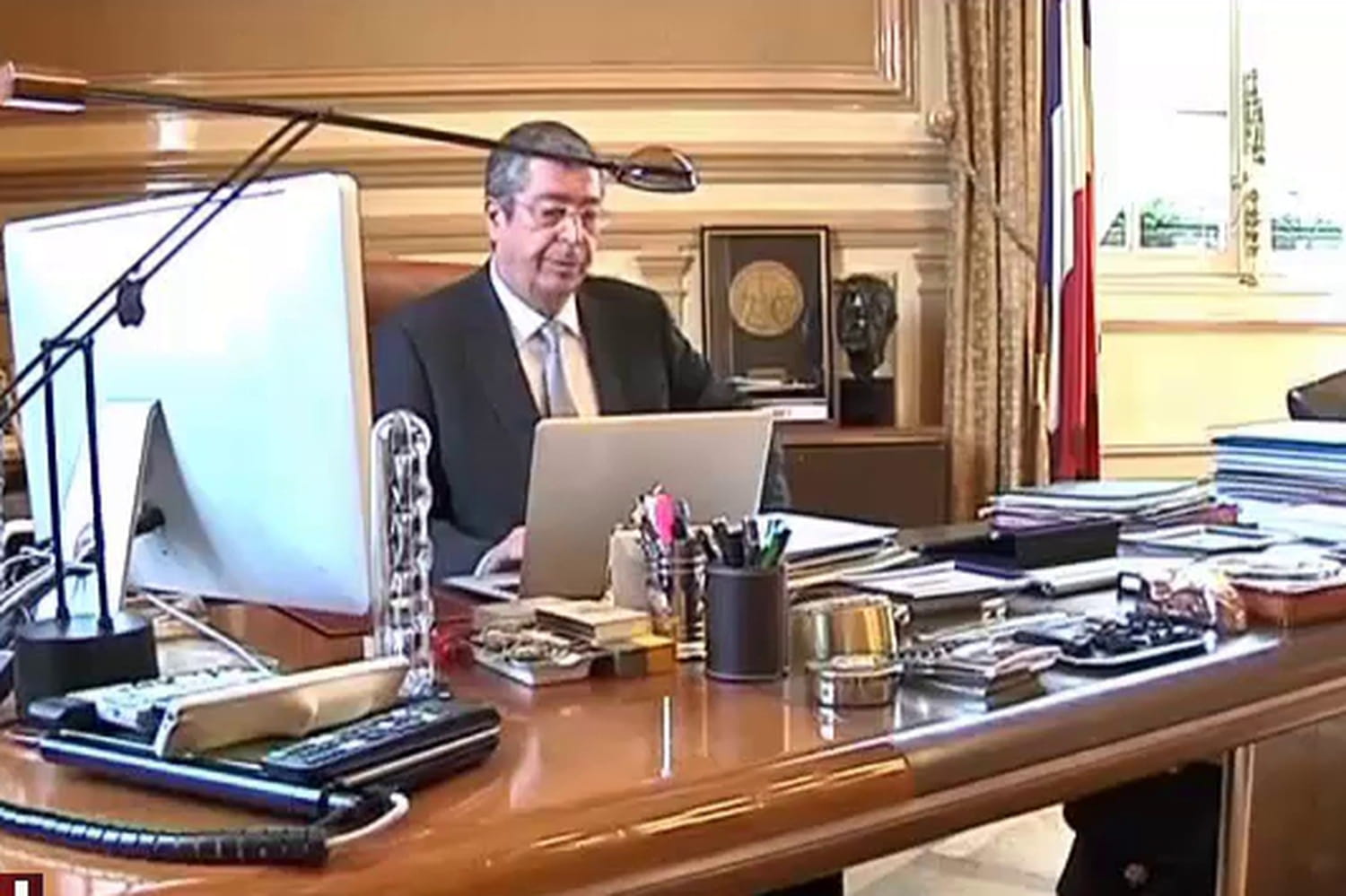 Propriété sous-évaluée, montres de luxe cachées... Le couple Balkany à nouveau épinglé