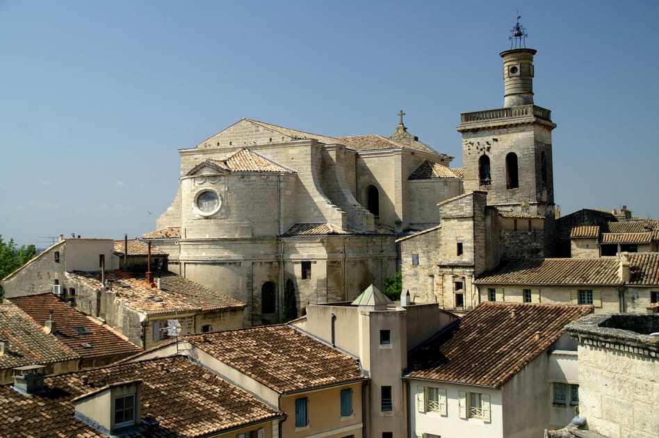 Uz&egrave;s