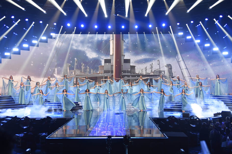 Les candidates de Miss France ouvrent le bal sur Titanic