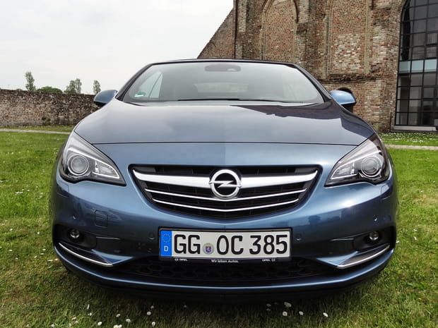 Une proue dynamique et raffinée