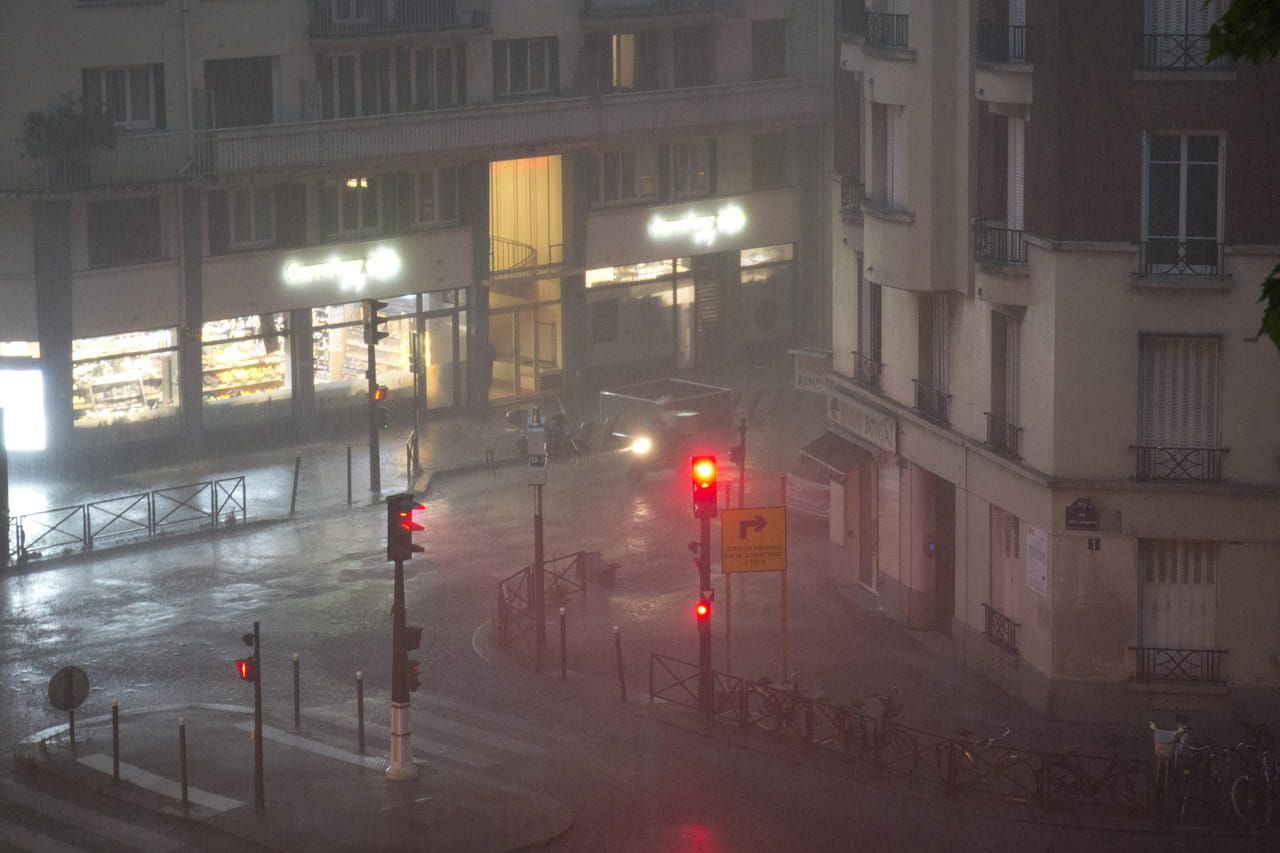 Orages et pluie en France : d'importantes inondations constatées, la vigilance orange maintenue dans plusieurs départements