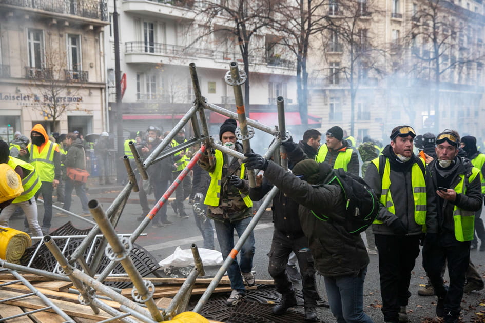 Gilets jaunes&nbsp;: les images choc &agrave; Paris
