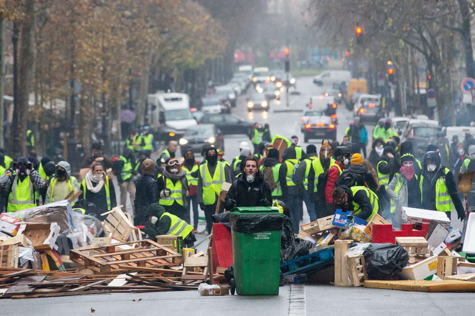 Gilets jaunes&nbsp;: les images choc &agrave; Paris