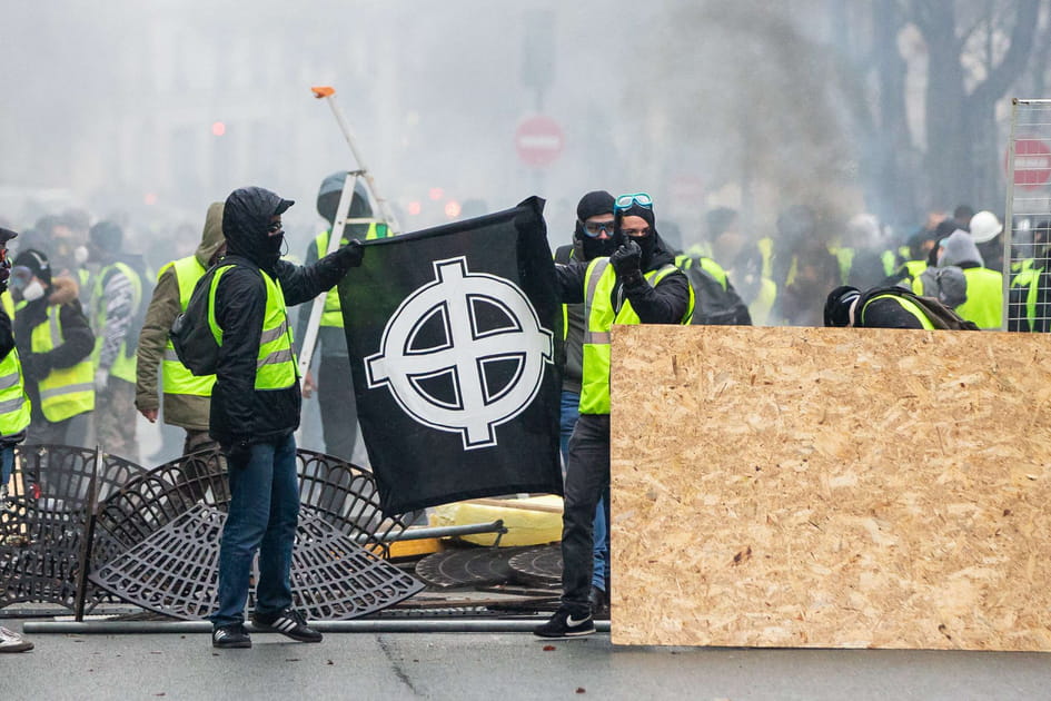 Gilets jaunes&nbsp;: les images choc &agrave; Paris