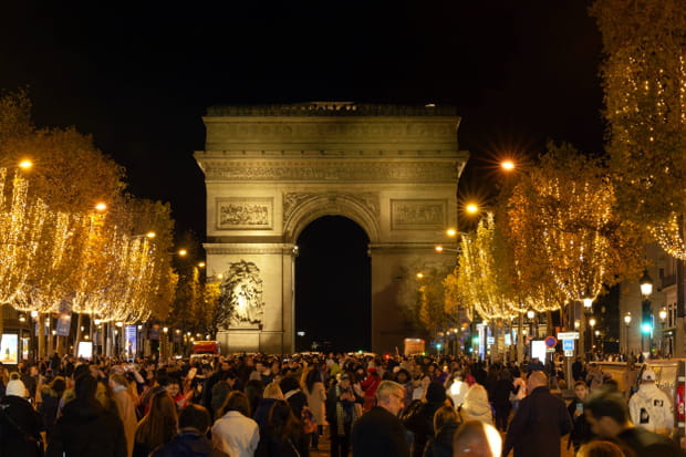 Les illuminations de Noël des Champs-Elysées