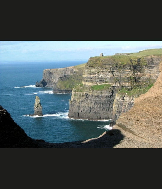 Les falaises d&eacute;chir&eacute;es de Moher