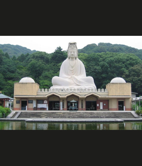 Statue de Ryozen Kannon