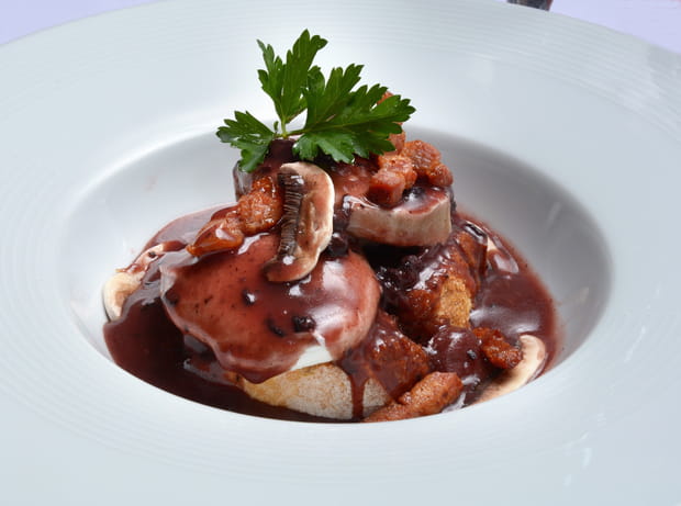 Les oeufs en meurette, l'une des recettes les plus emblématiques de Bourgogne