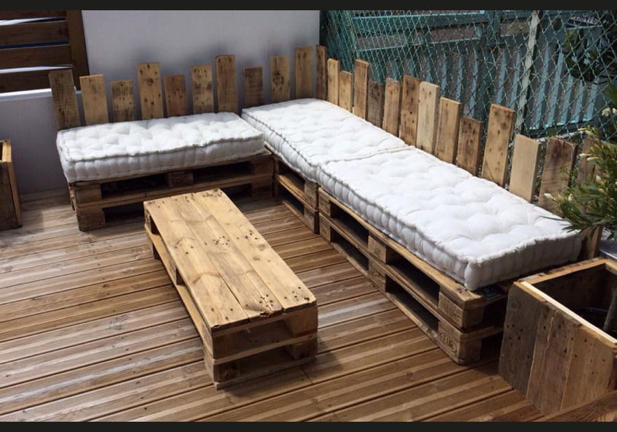 Un salon de jardin douillet