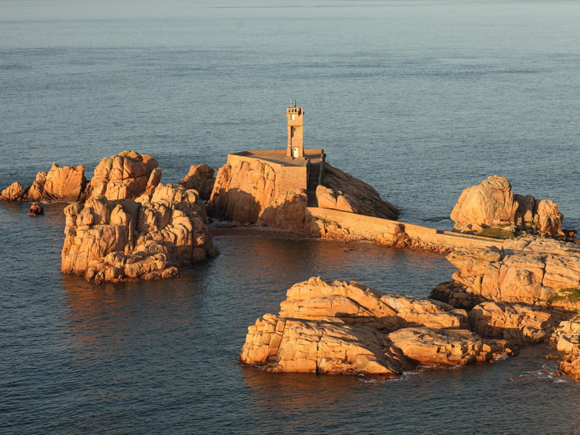 L'&icirc;le de Br&eacute;hat