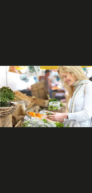 Acheter au prix fort dans un march&eacute; de plein air