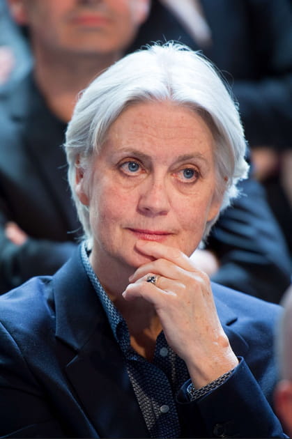L'affaire Penelope Fillon oubli&eacute;e par iT&eacute;l&eacute;