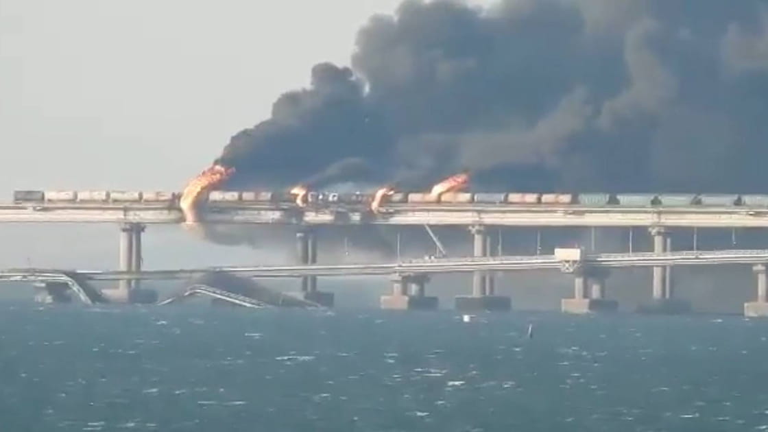 Destruction partielle du pont de Crim&eacute;e, attaque de l'Ukraine&nbsp;?