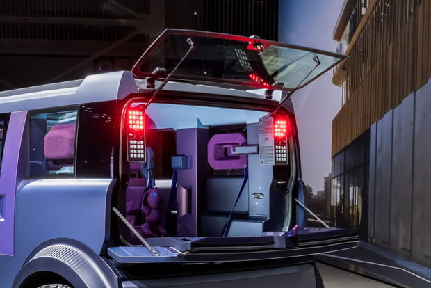 Le coffre s'ouvre en deux