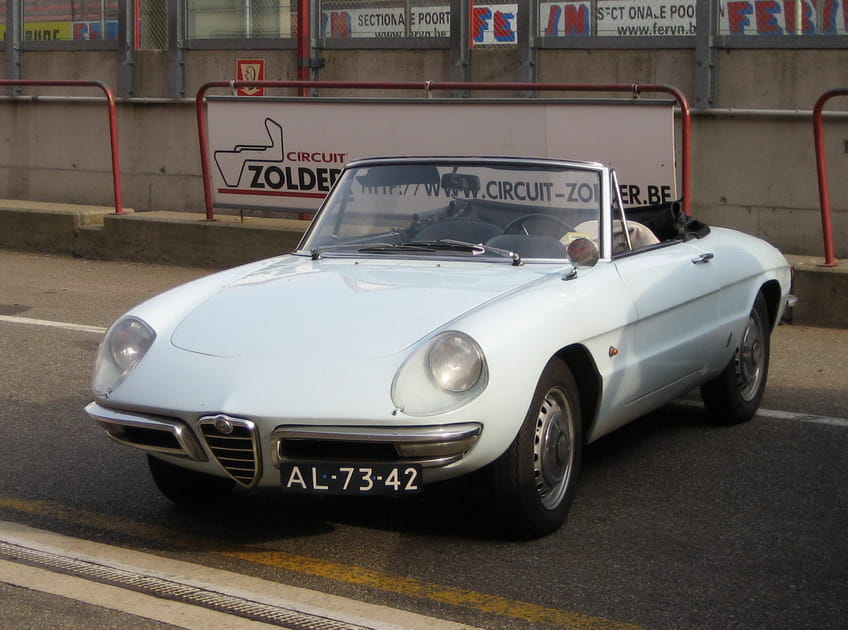 Alfa Romeo Spider Duetto