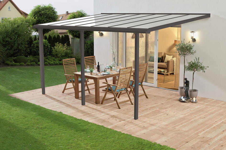 Une pergola en bois ou en m&eacute;tal