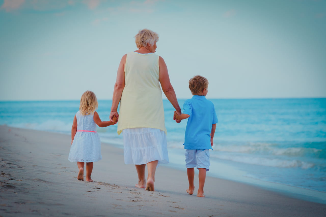 Trop de grands-parents disent ces 5 phrases à leurs petits-enfants, c'est une erreur terrible selon des psychologues