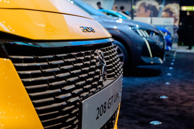 Zoom sur la calandre de la nouvelle 208