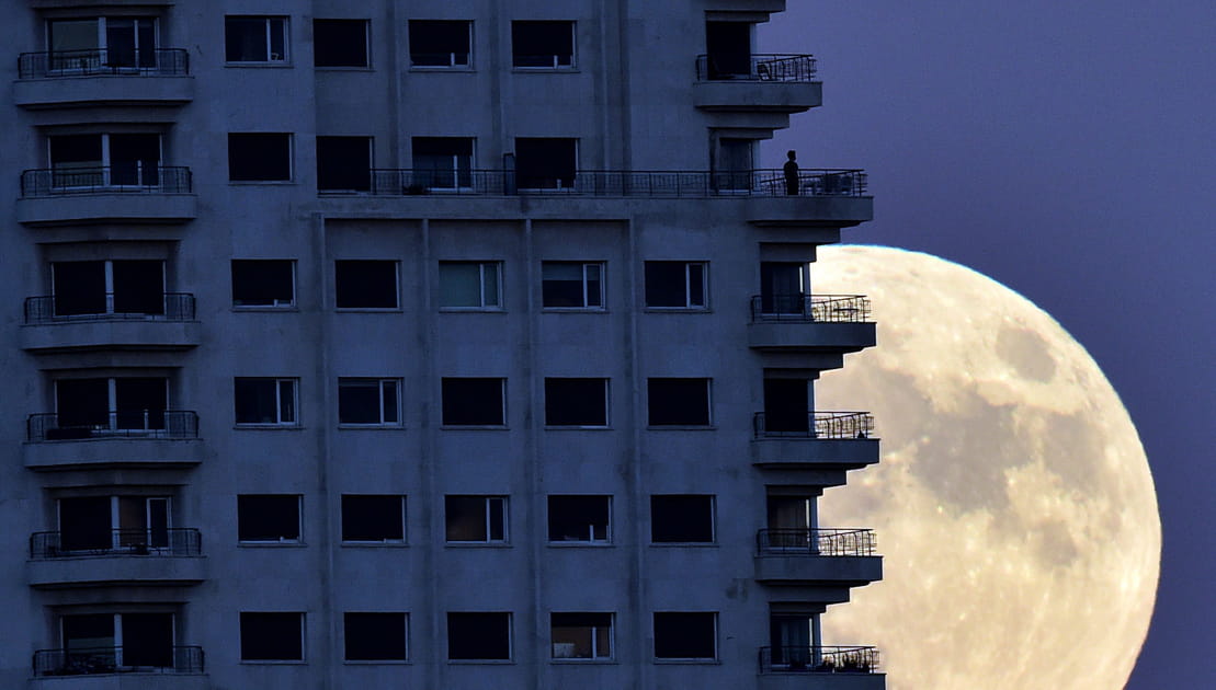 Lune au balcon