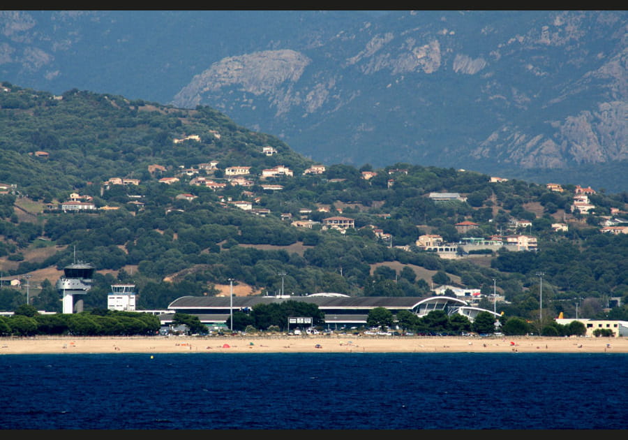 2- A&eacute;roport d'Ajaccio-Napol&eacute;on-Bonaparte