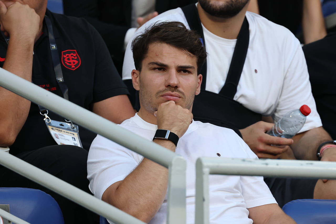 Agacé par le salary cap, Antoine Dupont se met en opposition avec la Ligue qui lui répond cash