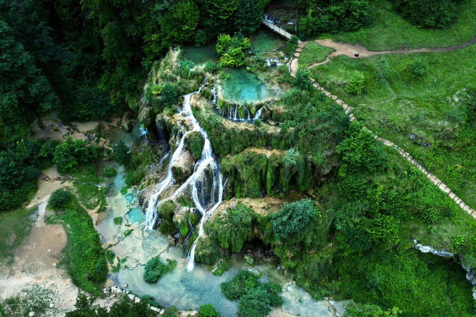 Les cascades du Jura, incontournables pour une vir&eacute;e &agrave; deux