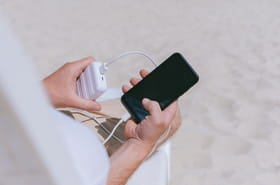 Que faut-il d&eacute;brancher en premier, le c&acirc;ble ou le chargeur&nbsp;? Apple, Xiaomi et Huawei r&eacute;pondent &agrave; la question