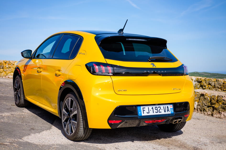 Sur la route avec la nouvelle 208&nbsp;essence PureTech 130&nbsp;chevaux