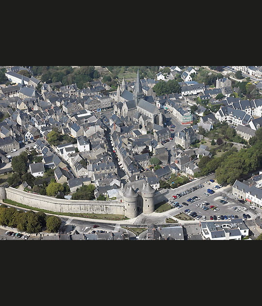 La cit&eacute; m&eacute;di&eacute;vale de Gu&eacute;rande