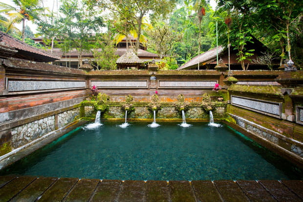 Temple et source sacrée de Sebatu