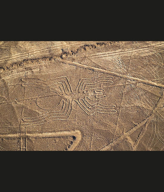 Les lignes de Nazca dans le d&eacute;sert p&eacute;ruvien