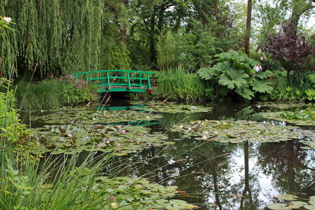 Les jardins de la Fondation Claude Monet à Giverny sous la pluie
