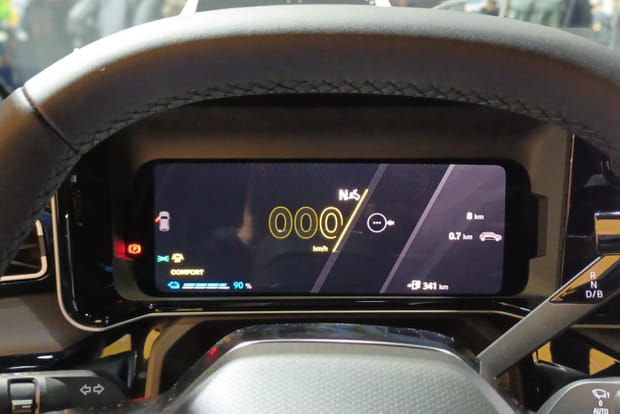 L'écran du tableau de bord mesure 10 pouces, mais ce ne sera pas le cas sur toutes les R5