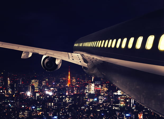 Au décollage et à l'atterrissage, l'éclairage cabine est diminué pour des raisons de sécurité