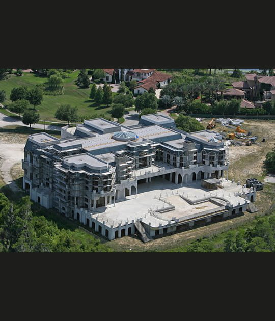 A vendre : la r&eacute;plique am&eacute;ricaine de Versailles