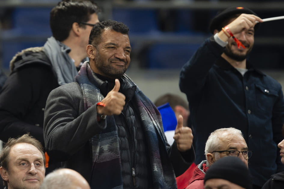 Emile Ntamack f&eacute;licite les Bleus