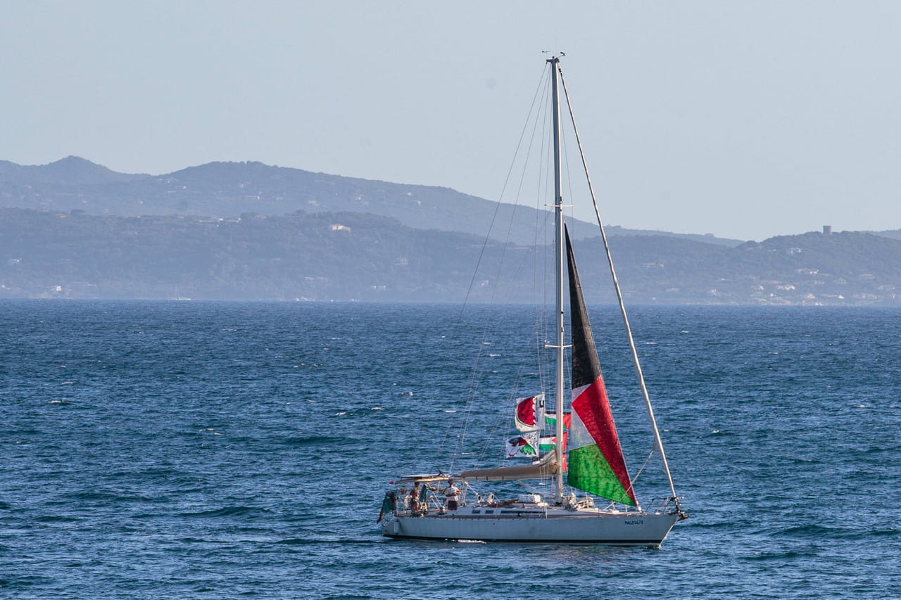 Flottille pour Gaza : un chroniqueur de Hanouna, arrêté, fait une grève de la faim