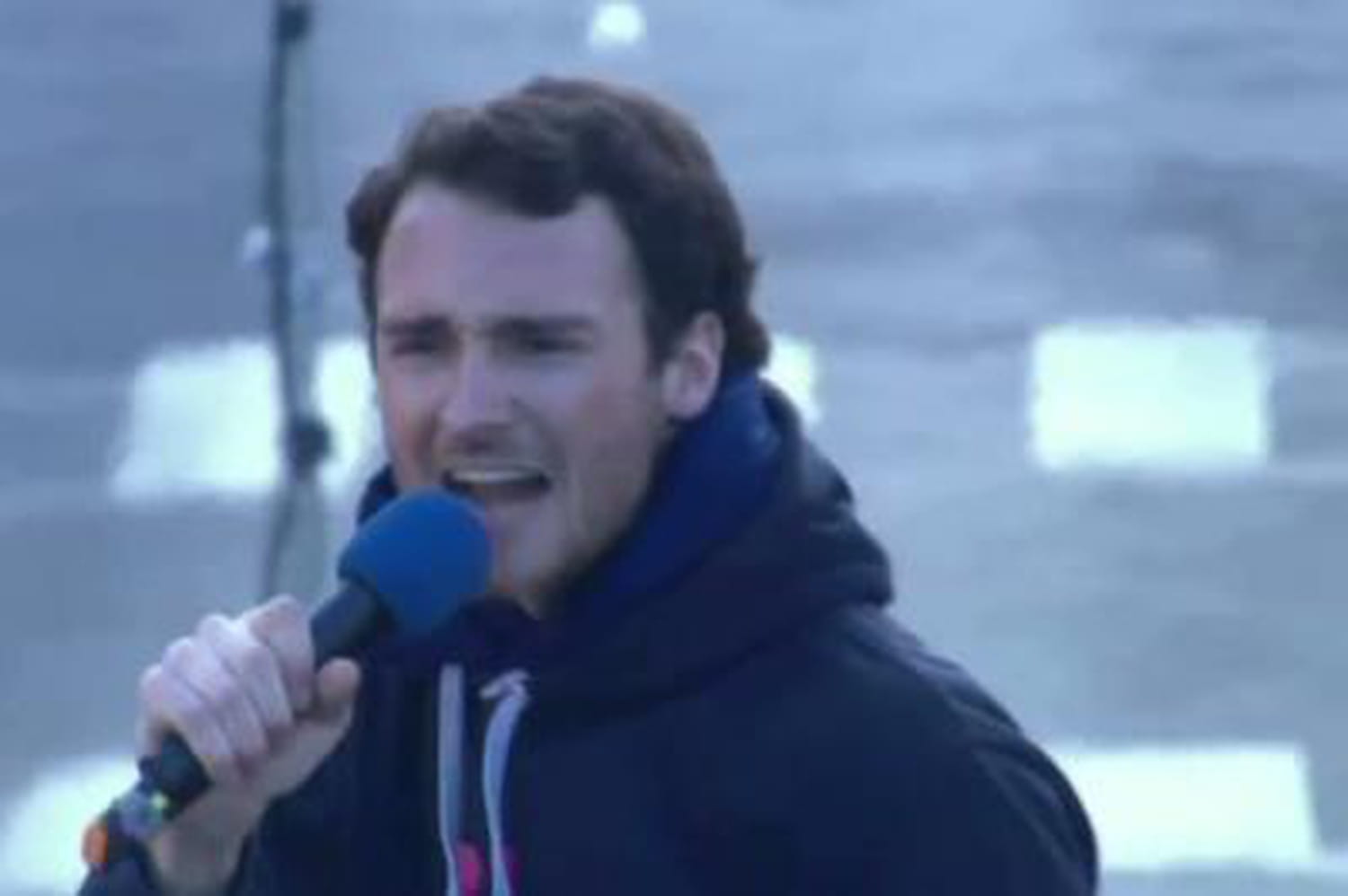 Insolite : le porte-voix de la Manif pour tous épinglé par Le Petit Journal