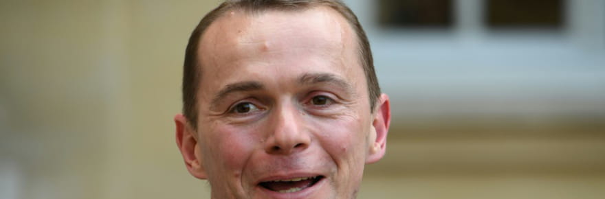 Fonctionnaires: Dussopt pr&eacute;cise la prime de pr&eacute;carit&eacute; sur les contrats courts