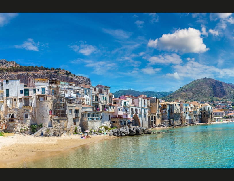 Cefal&ugrave;, jolie cit&eacute; historique