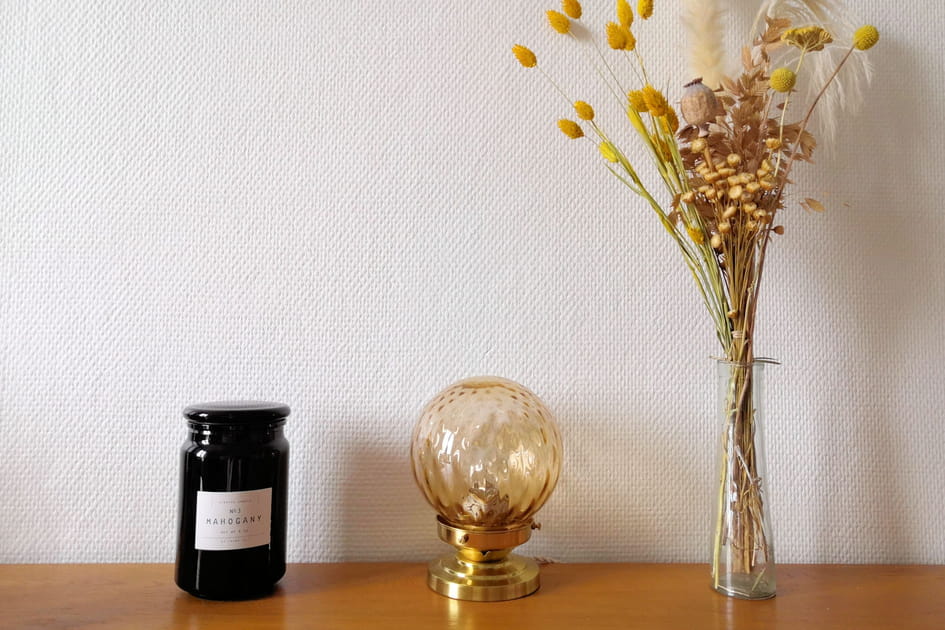 Une lampe &agrave; poser vintage