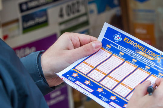 R&eacute;sultat Euromillions (FDJ)&nbsp;: le tirage du vendredi 27&nbsp;octobre 2023&nbsp;[EN LIGNE]