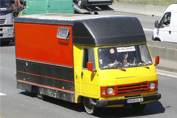 Camion-clown ou un camion de clown ?