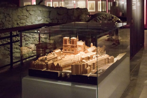 La crypte archéologique, cachée sous le parvis de Notre-Dame à Paris