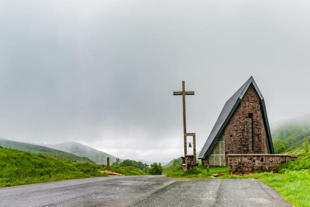 Le Col d'Ibañeta, un passage historique sur la route de Compostelle